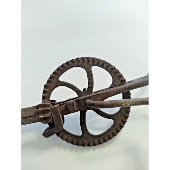 Antique Vintage 1908 Taplin MFG. Co.  Light Running Egg Beater - Picture 12 of 13